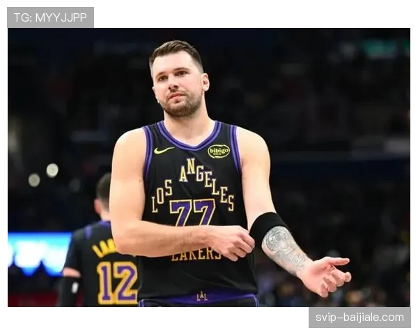 爵士湖人伤病报告，科利尔腿筋伤归期未定东契奇腿筋拉伤缺席